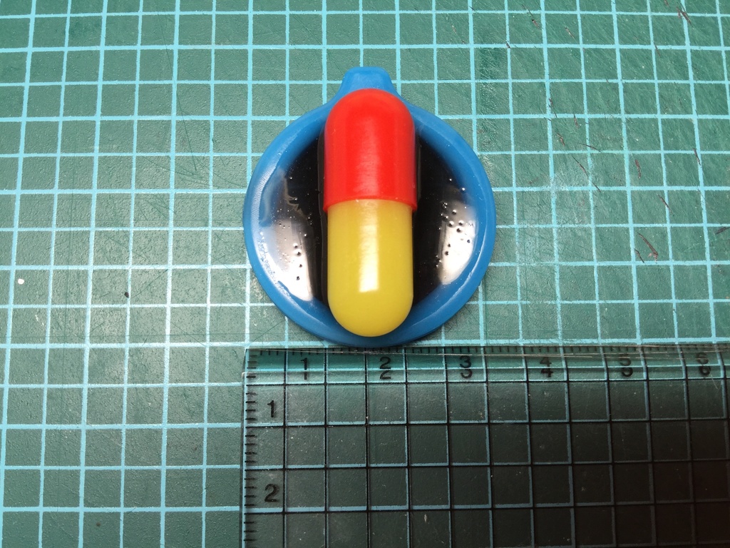 「D2」風・カプセル乗せモチーフストラップ 【モデルチェンジしました】