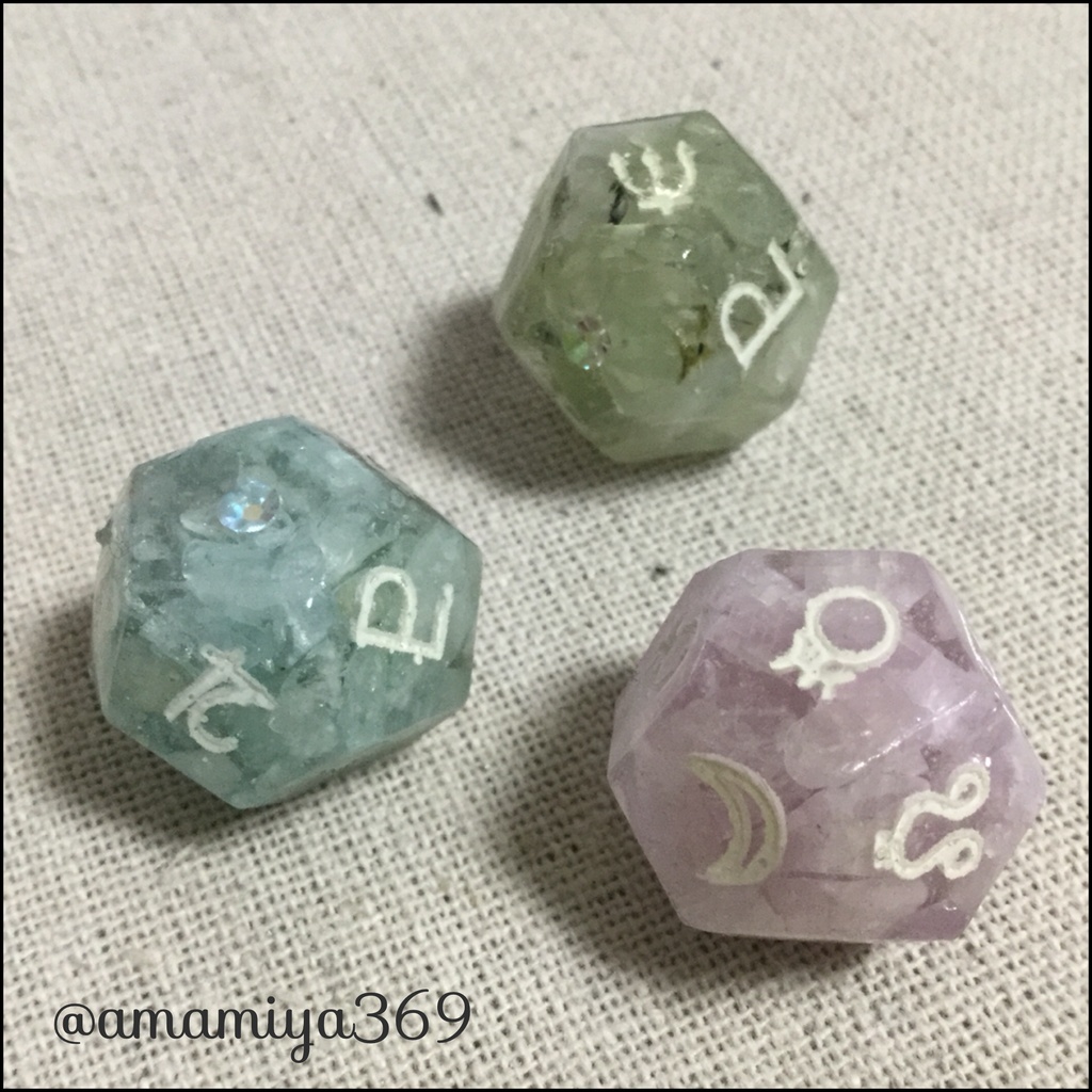 天然石さざれのダイス(D6・D8・D10・D12(惑星マーク))