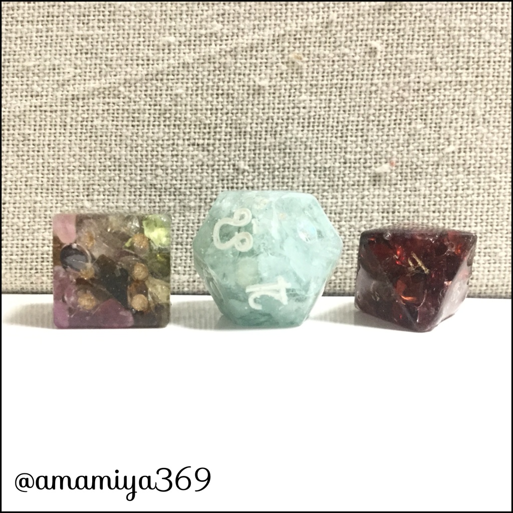 天然石さざれのダイス(D6・D8・D10・D12(惑星マーク))