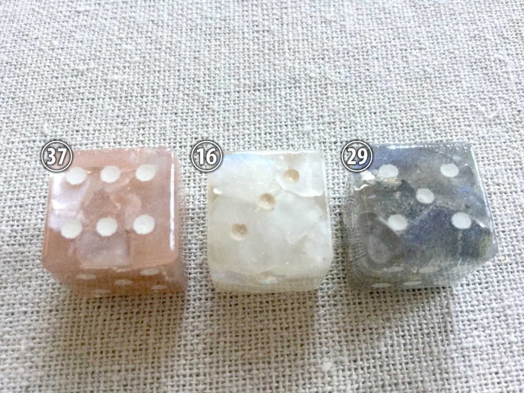 天然石さざれのダイス(D6・D8・D10・D12(惑星マーク))