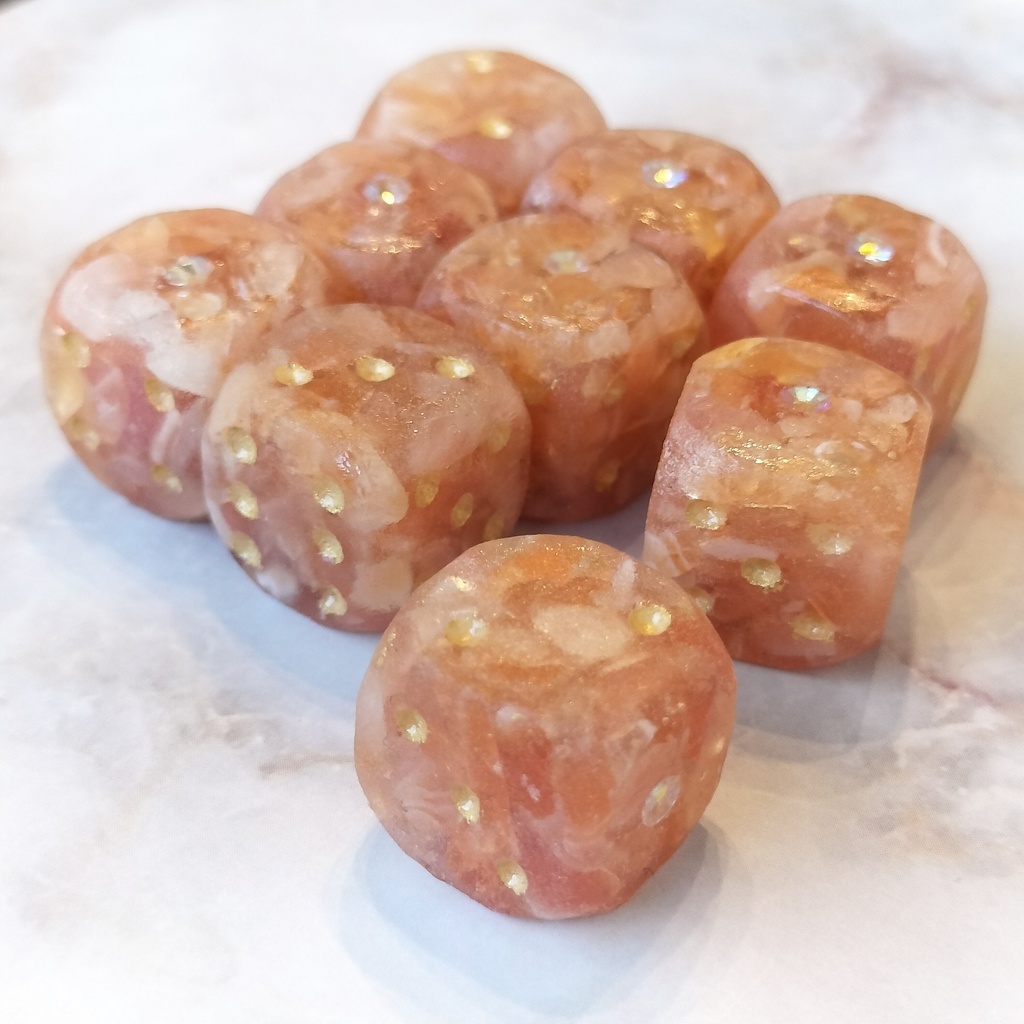 オレンジカルサイト - 天然石のさざれ石ダイス・角丸6面体