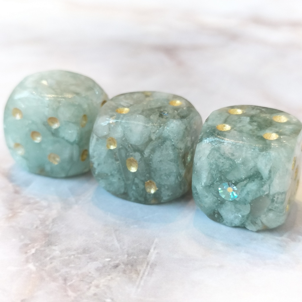 アクアマリン - 天然石のさざれ石ダイス・角丸6面体