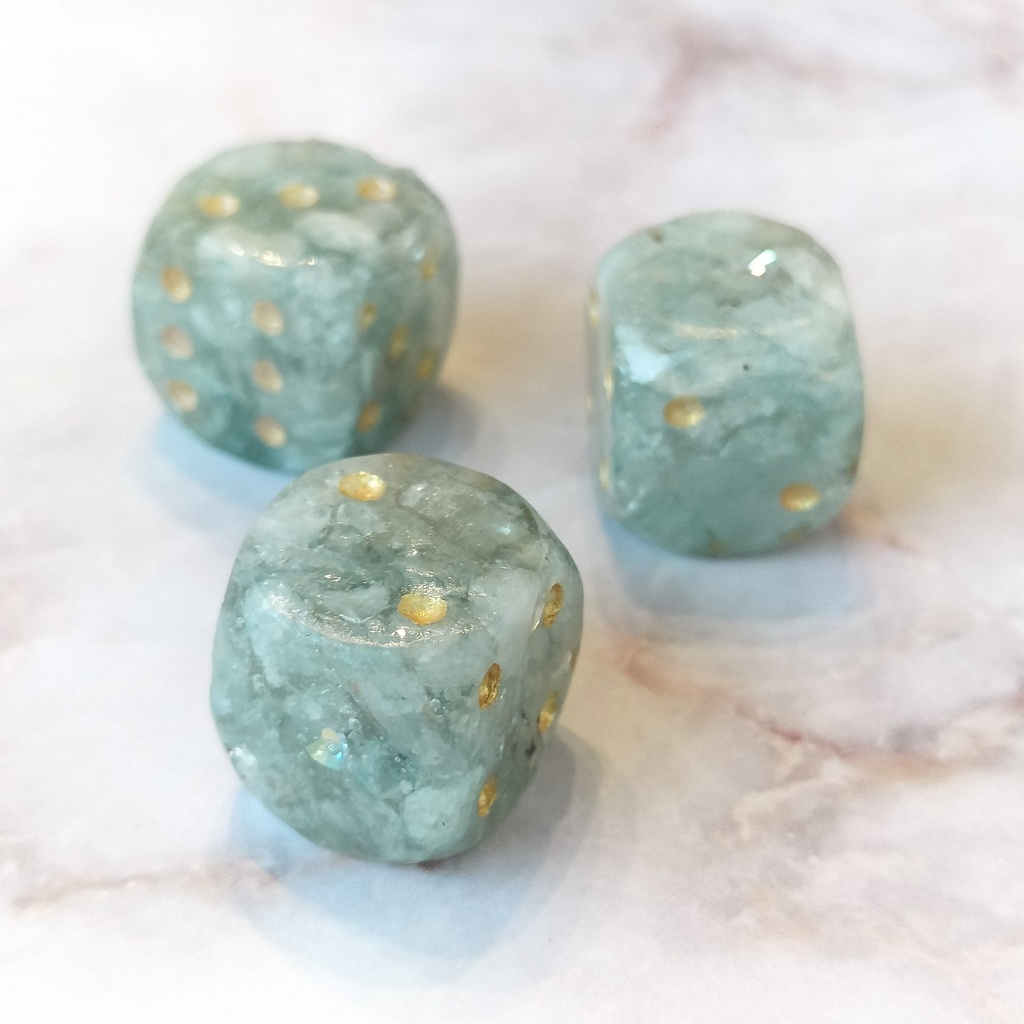 アクアマリン - 天然石のさざれ石ダイス・角丸6面体