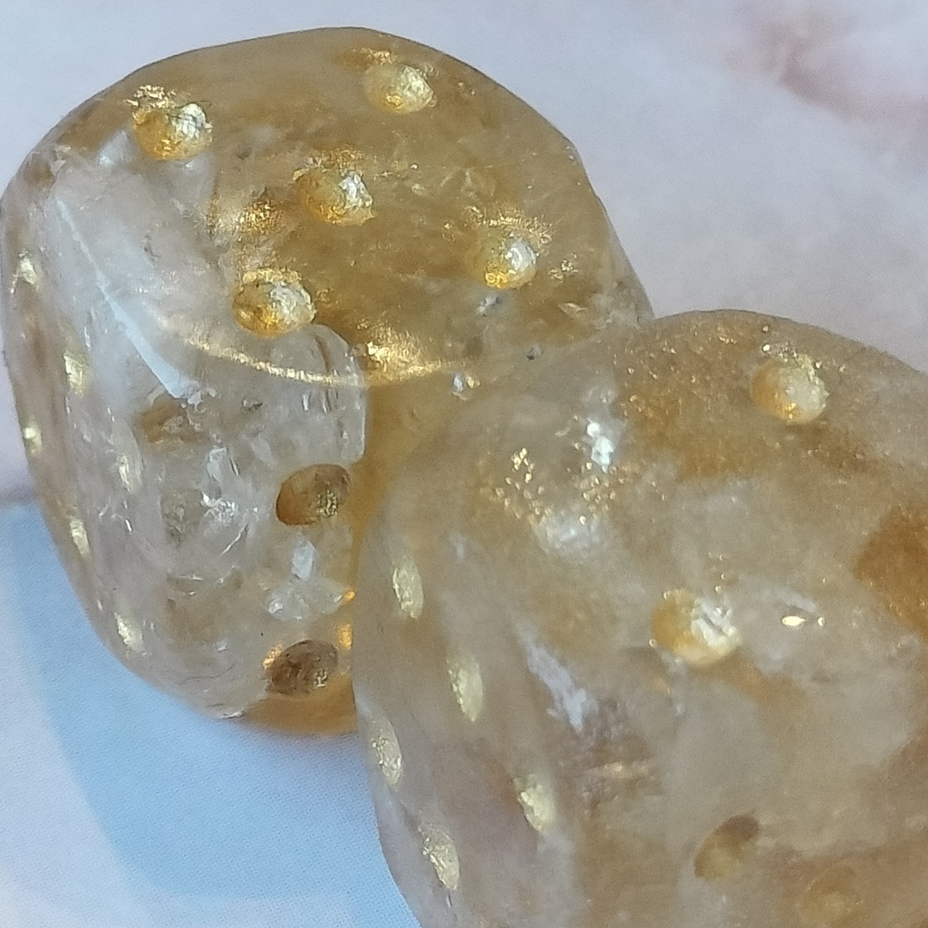 シトリン - 天然石のさざれ石ダイス・角丸6面体