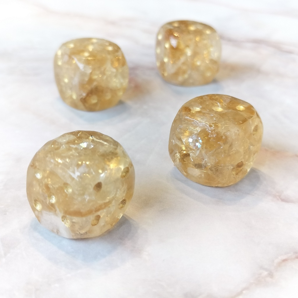 シトリン - 天然石のさざれ石ダイス・角丸6面体