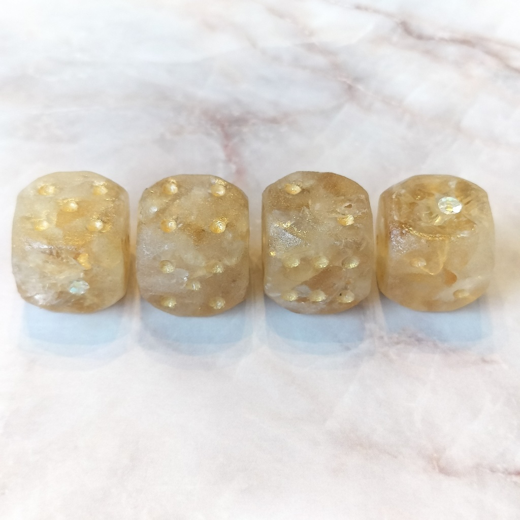 シトリン - 天然石のさざれ石ダイス・角丸6面体