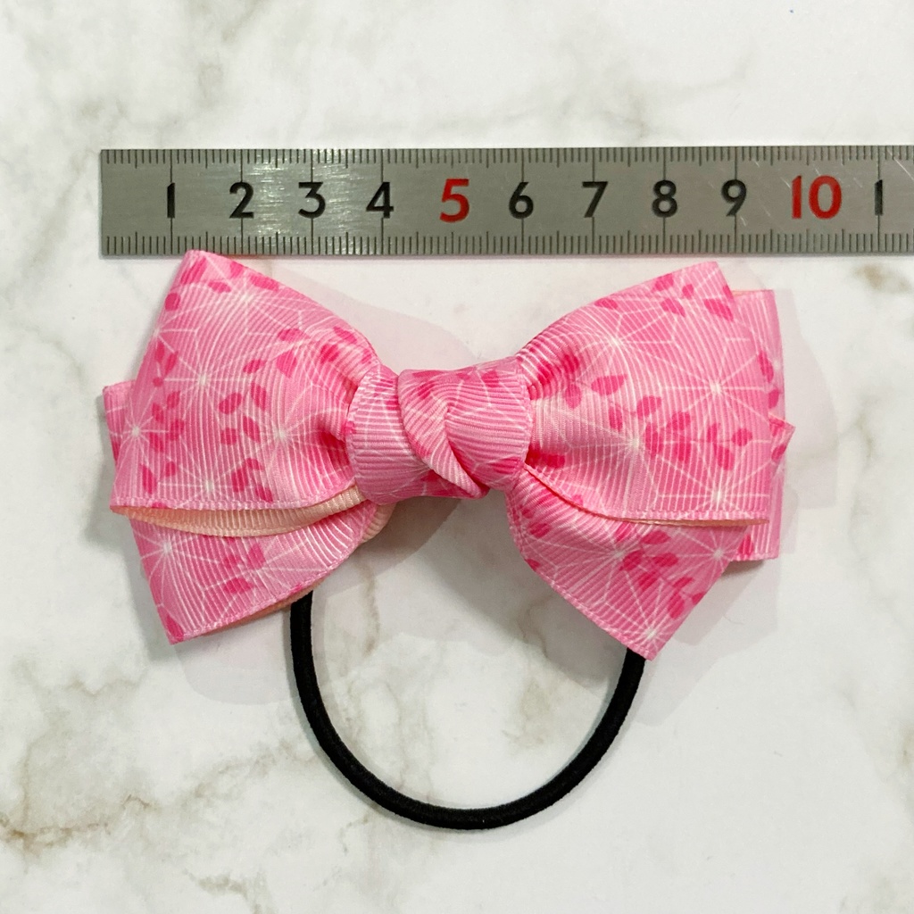 ヘアゴム レジン 大きなポッテリ三毛猫ちゃんとマトリカリア ヘア