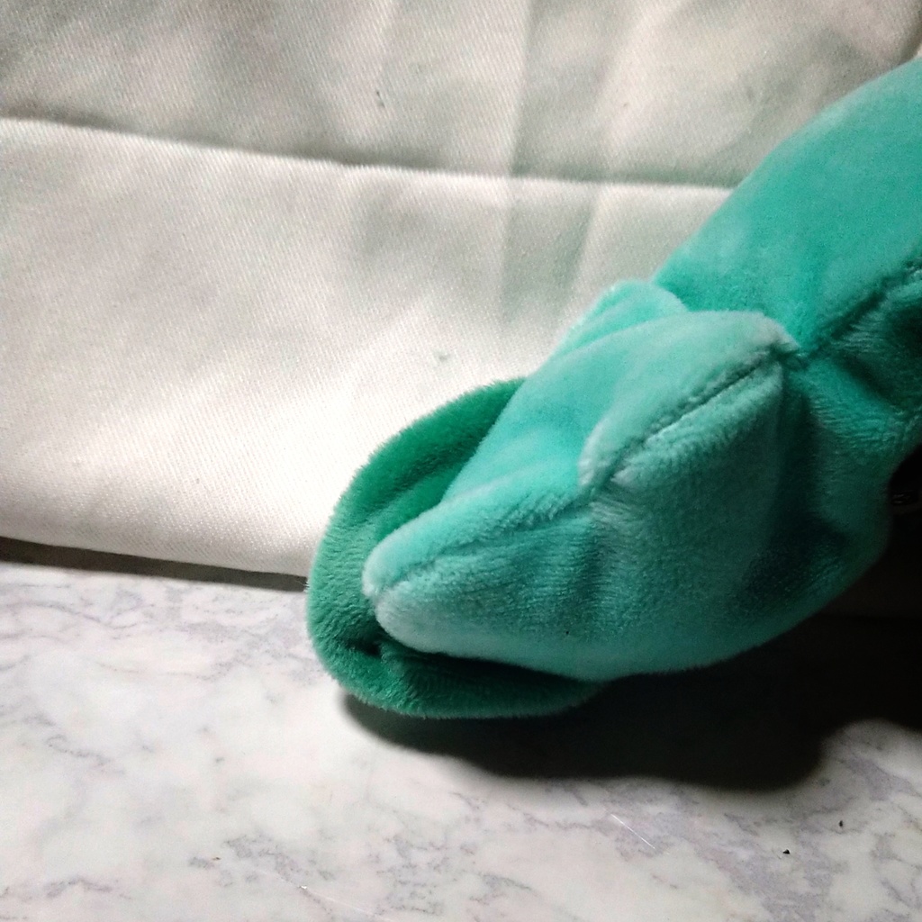 ウツボの着ぐるみ ツイステ ぬい服 お出かけ用