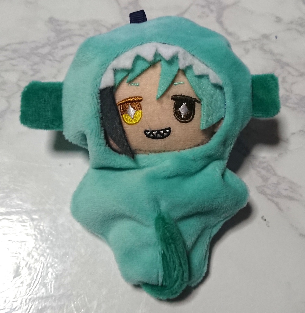 ウツボの着ぐるみ ツイステ ぬい服 お出かけ用