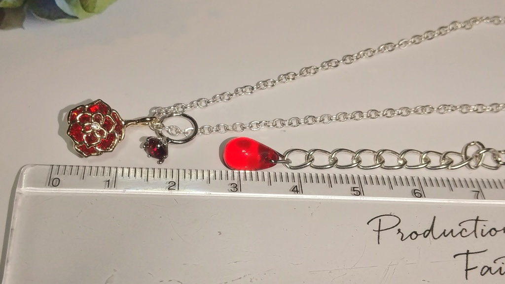 【ツイステ】バラのリングペンダント