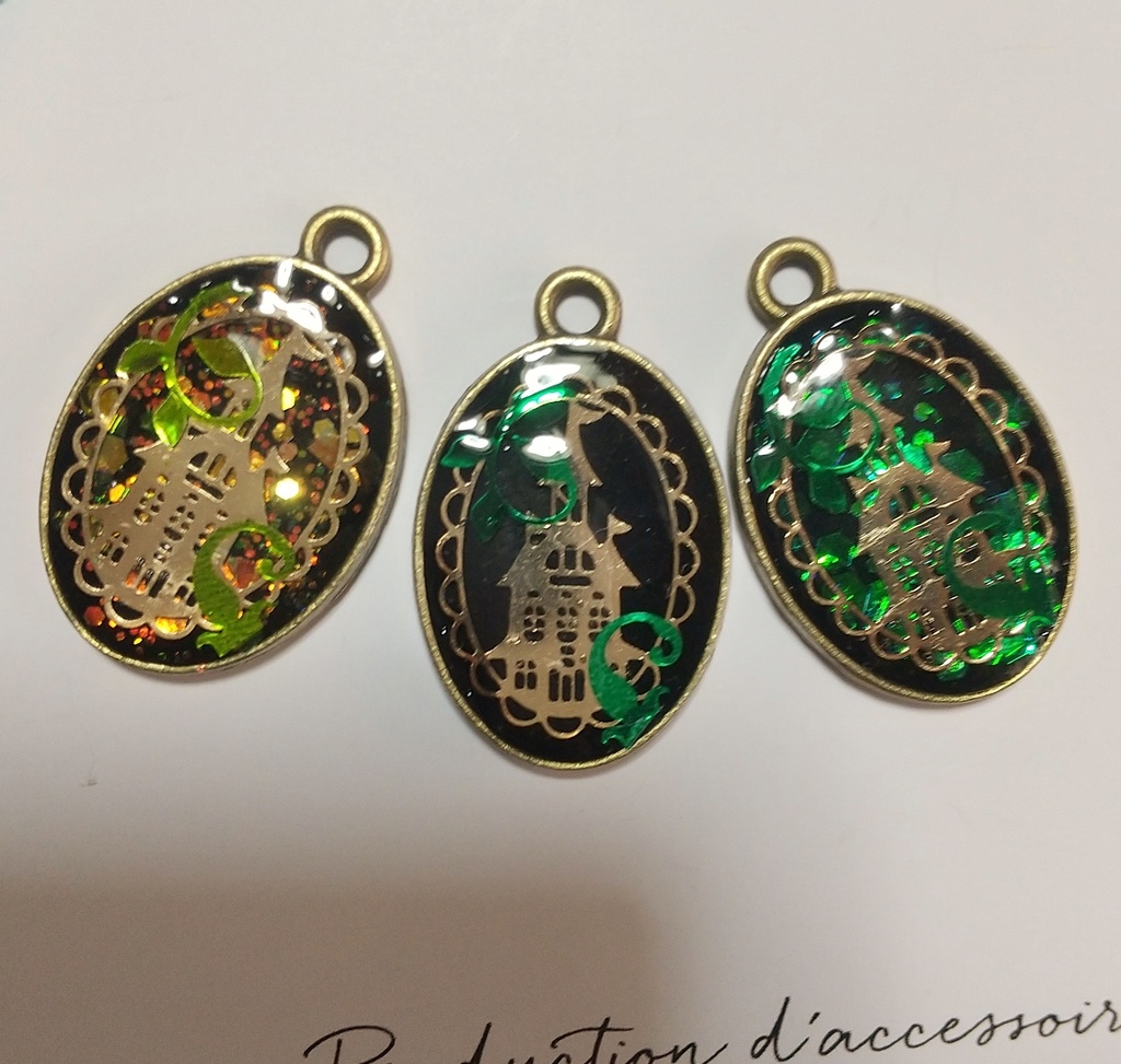 【ツイステ】NRCのストラップ&ペンダント