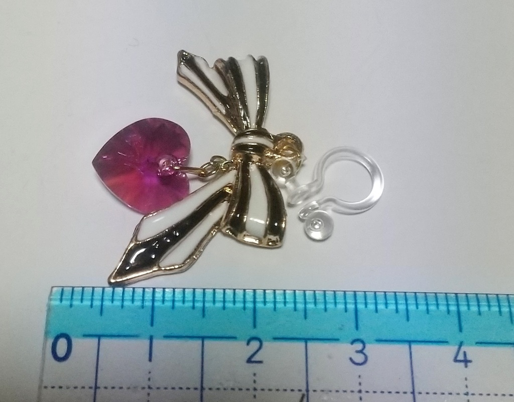 【ツイステ】リボンタイのイヤリング