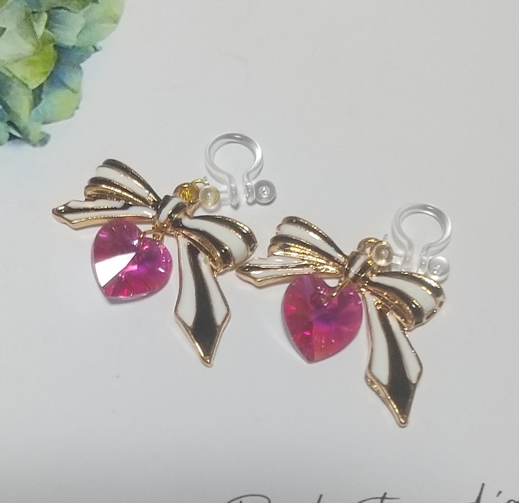 【ツイステ】リボンタイのイヤリング