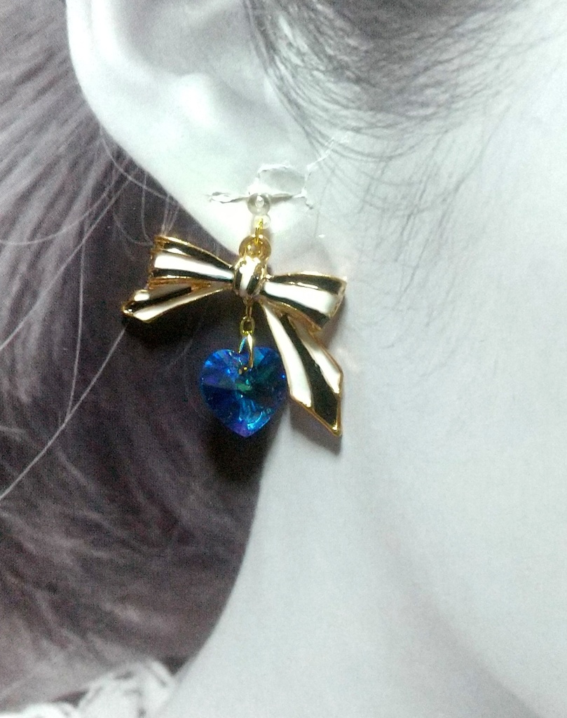 【ツイステ】リボンタイのイヤリング