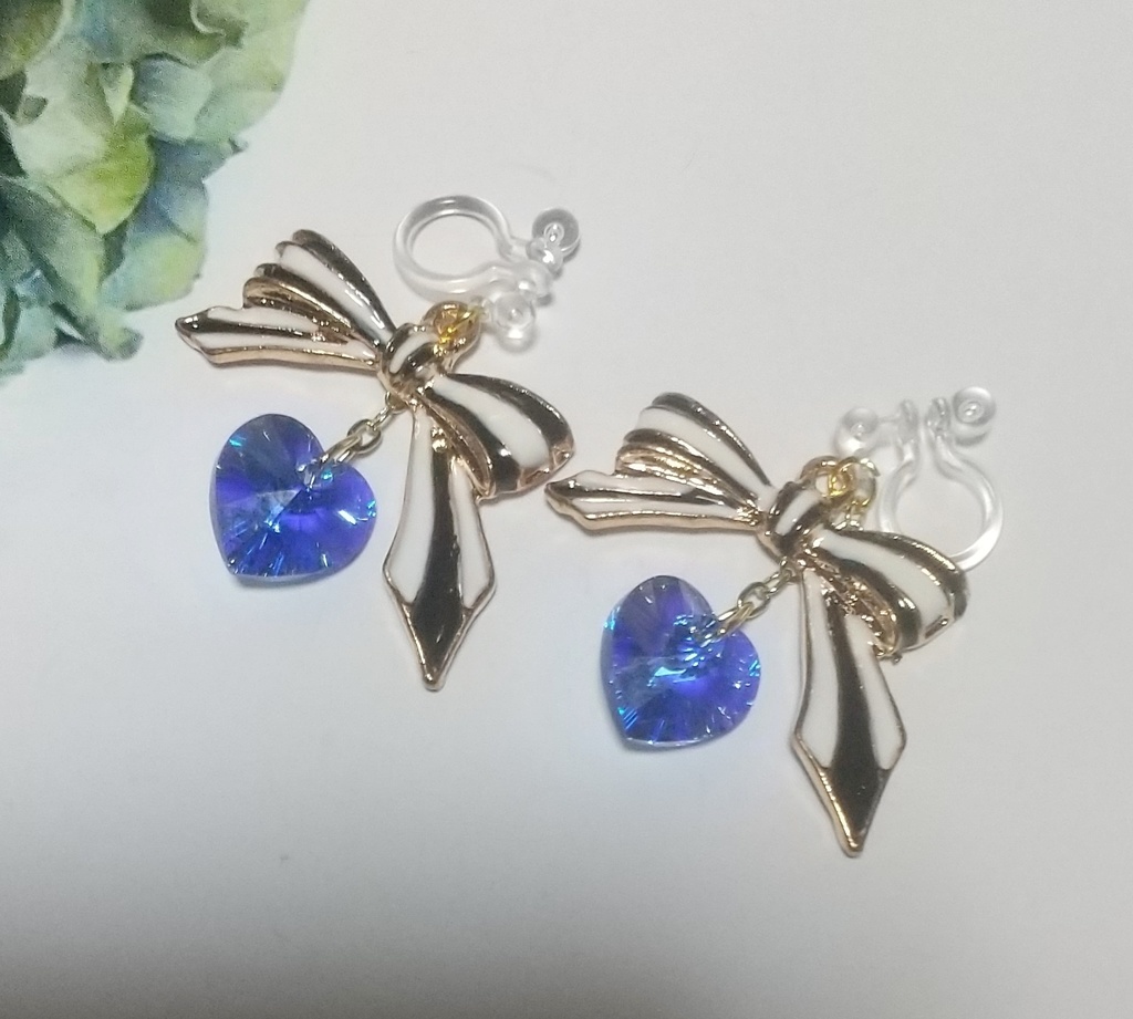 【ツイステ】リボンタイのイヤリング