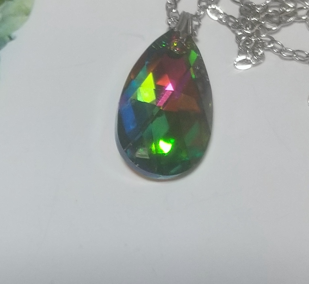 【ツイステ】妖精の瞳のペンダント