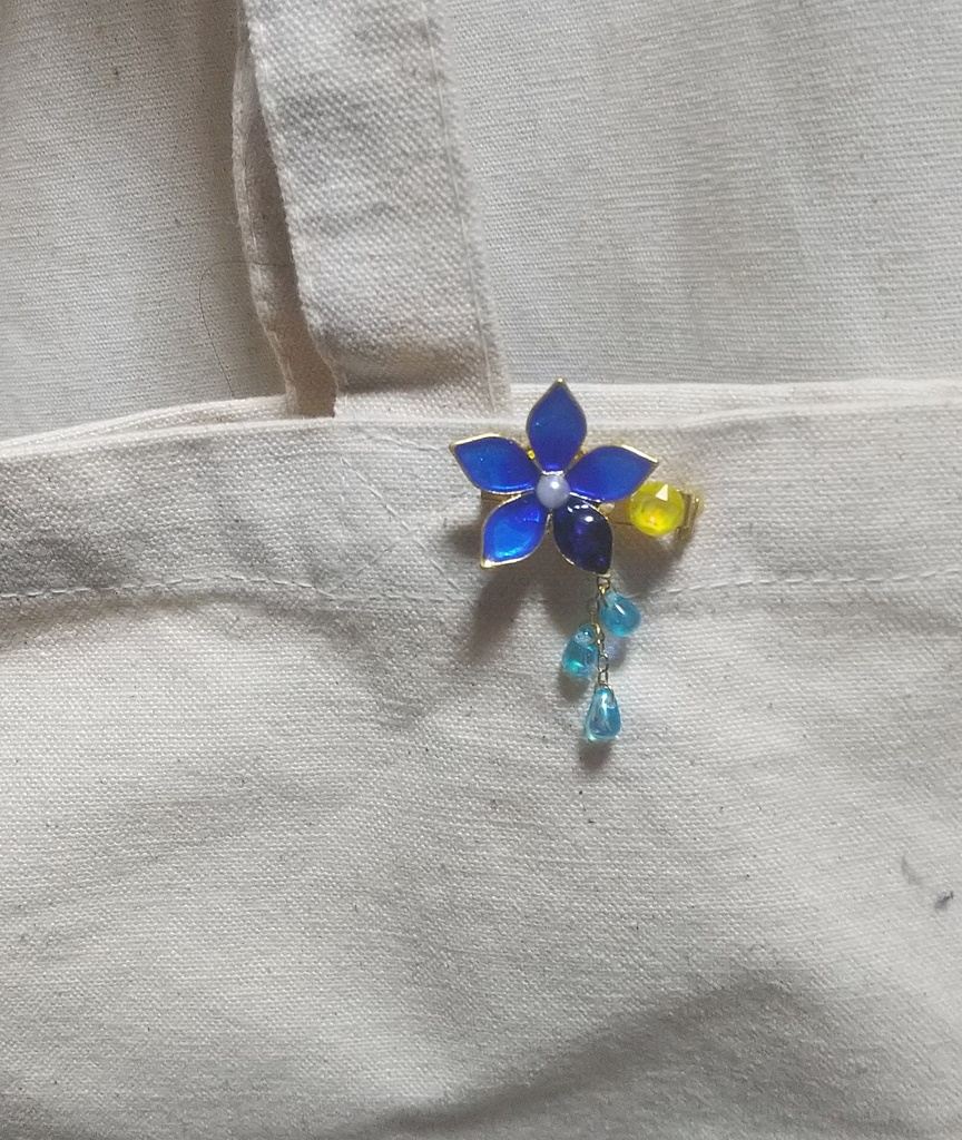 【ツイステ】双子のピンブローチ