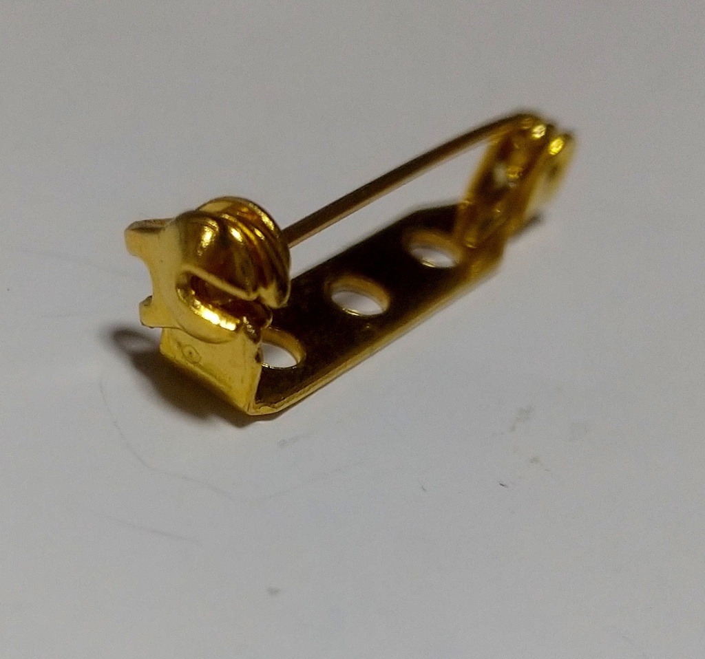 【ツイステ】双子のピンブローチ