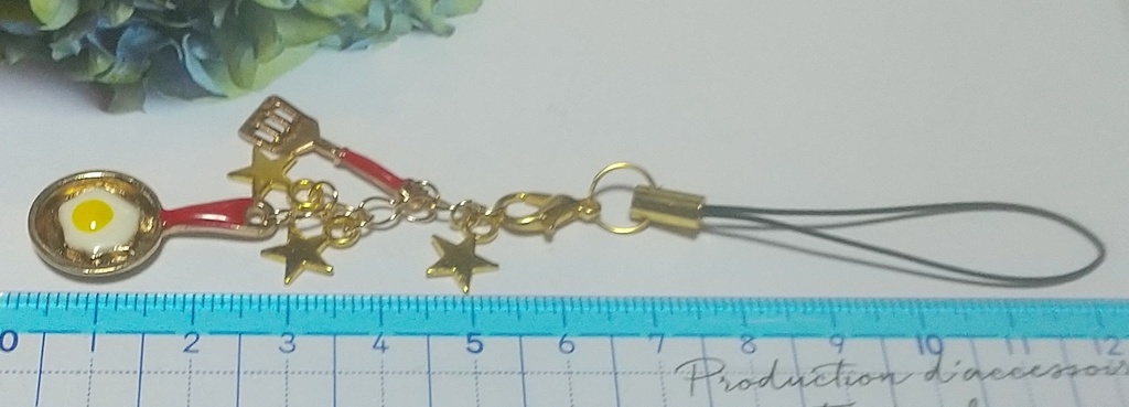 【ツイステ】赤の見習いシェフ  イヤリング&ストラップ