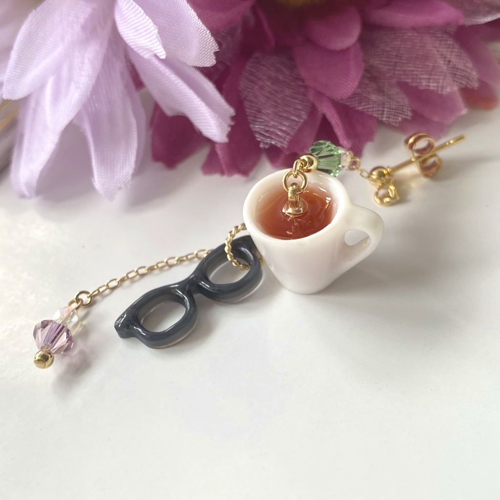 【リヴァハンイメージ耳飾り】Tea break