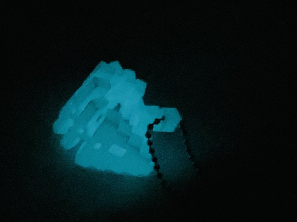 光る!ぐにゃぐにゃpixel魚ストラップ