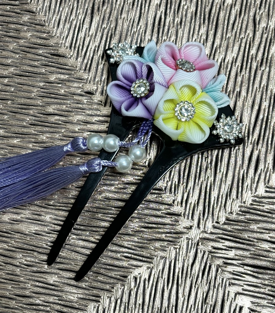 バチ型かんざし　つまみ細工花飾り