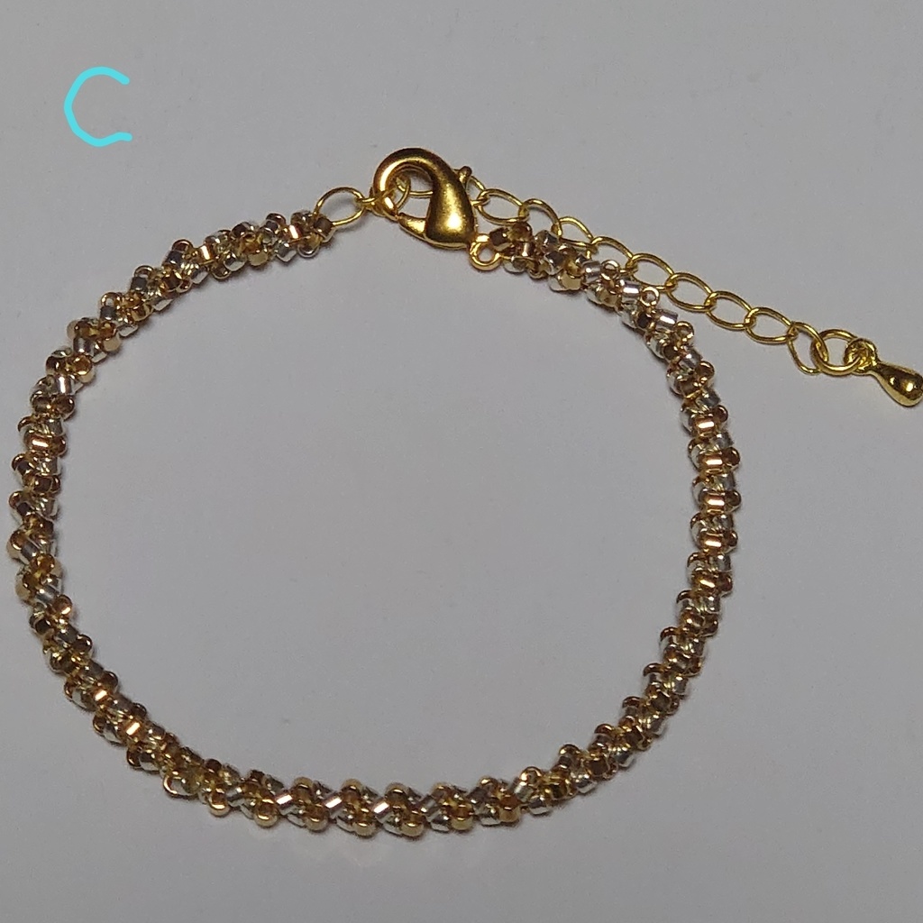 デリカビーズのチェーン風ブレスレット