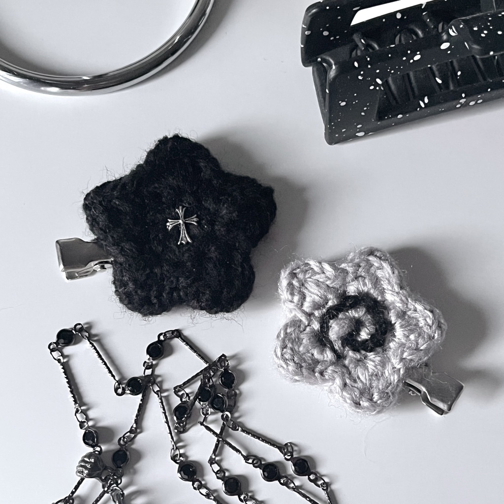 Star hair clip ✩.*˚