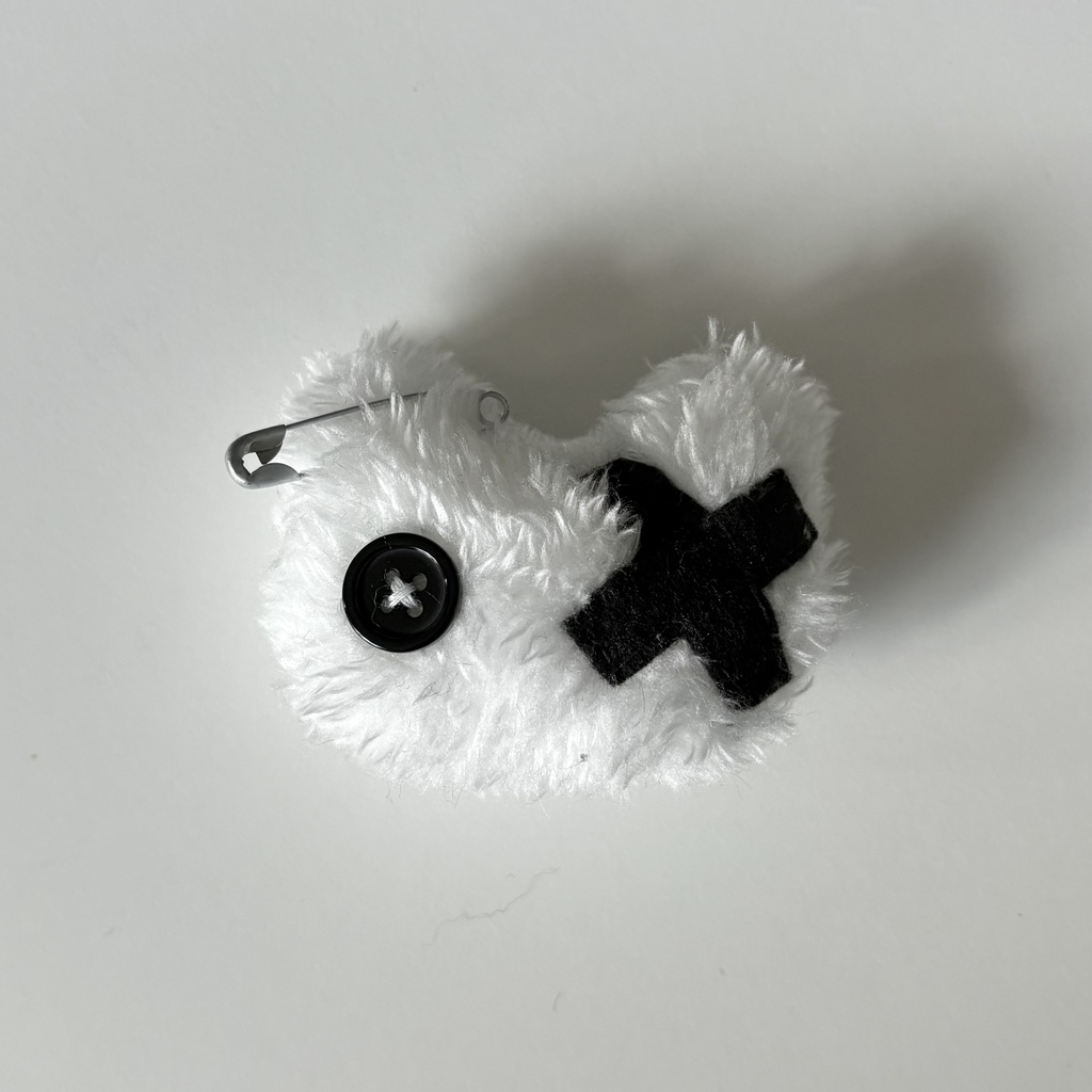 Face badge ˖ ࣪⊹/ white