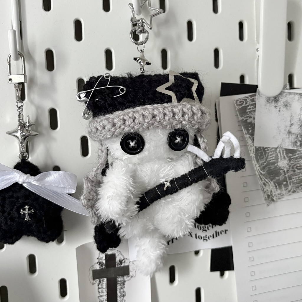 Broken guitar ˖ ࣪⊹