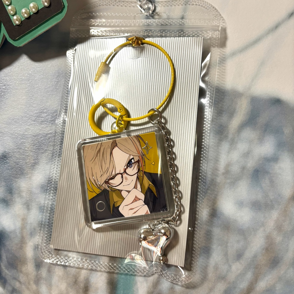 【1/11ただ超配2026】KNTキーホルダー