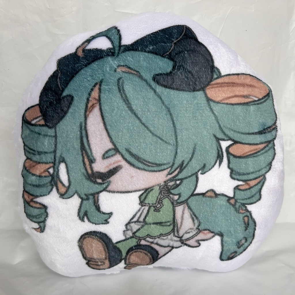 【常設】龍々崎とと ダイカットクッション