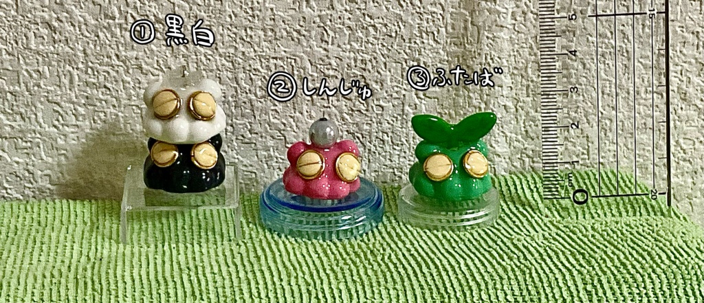 海の生き物の置物(白黒等)