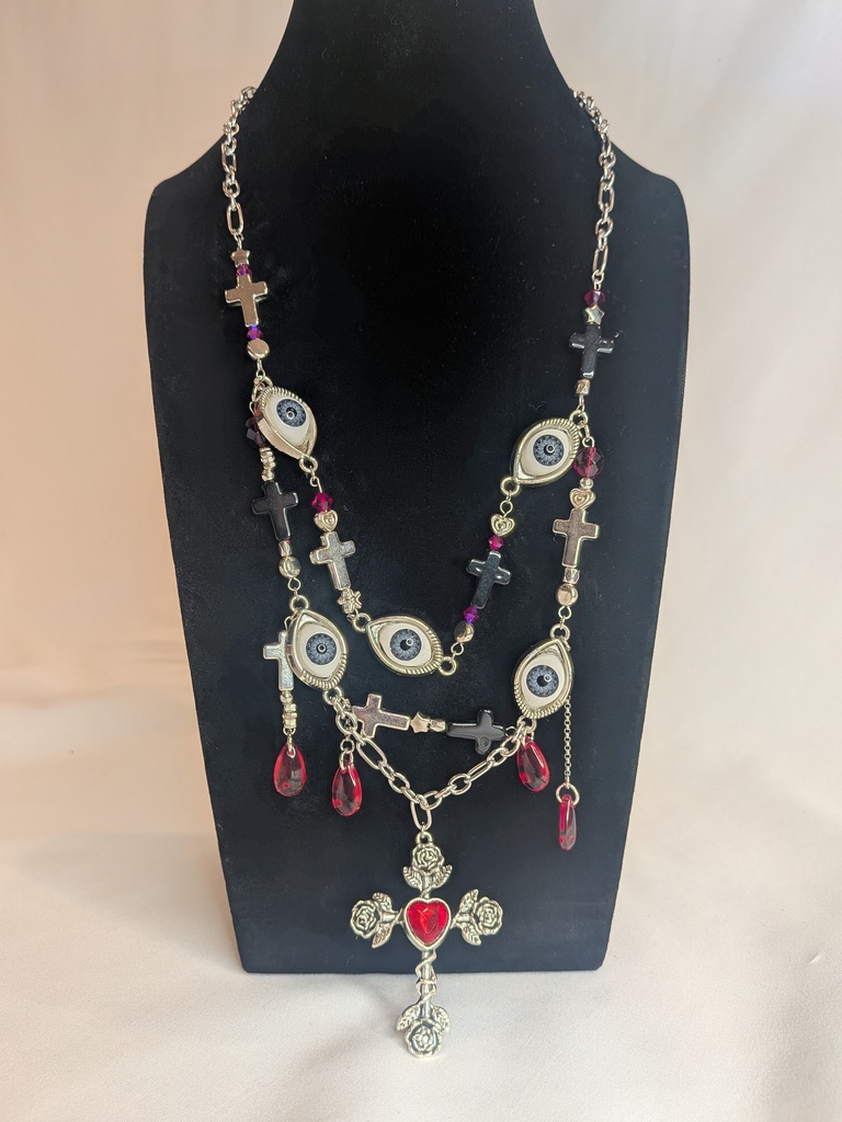 目玉の十字架ネックレス