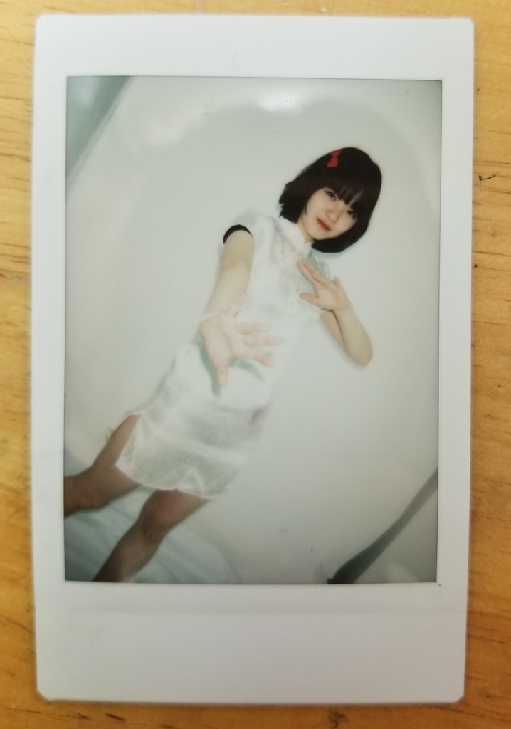 チャイナ服全身(18歳)