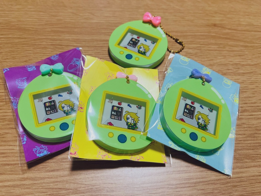 こしちぇいさま育成アクキー