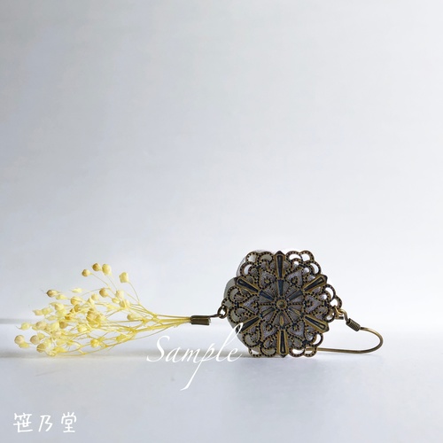 つまみ細工 耳飾り(ピアス/イヤリング)