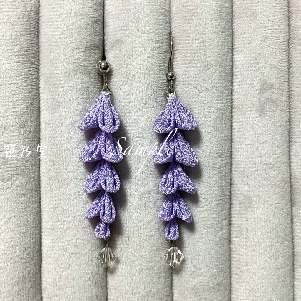 つまみ細工 和小物 藤の耳飾り=紫=