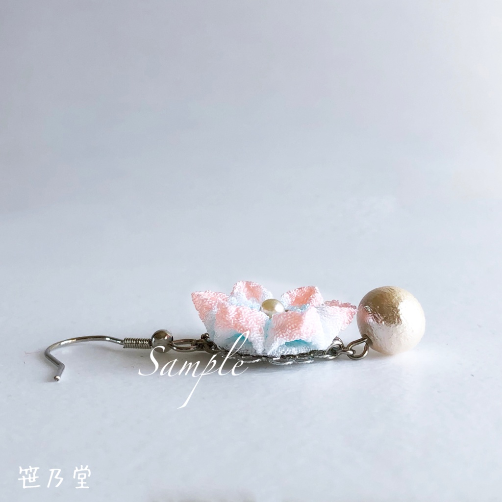 【訳あり】つまみ細工 和小物 耳飾り(ピアス/イヤリング)