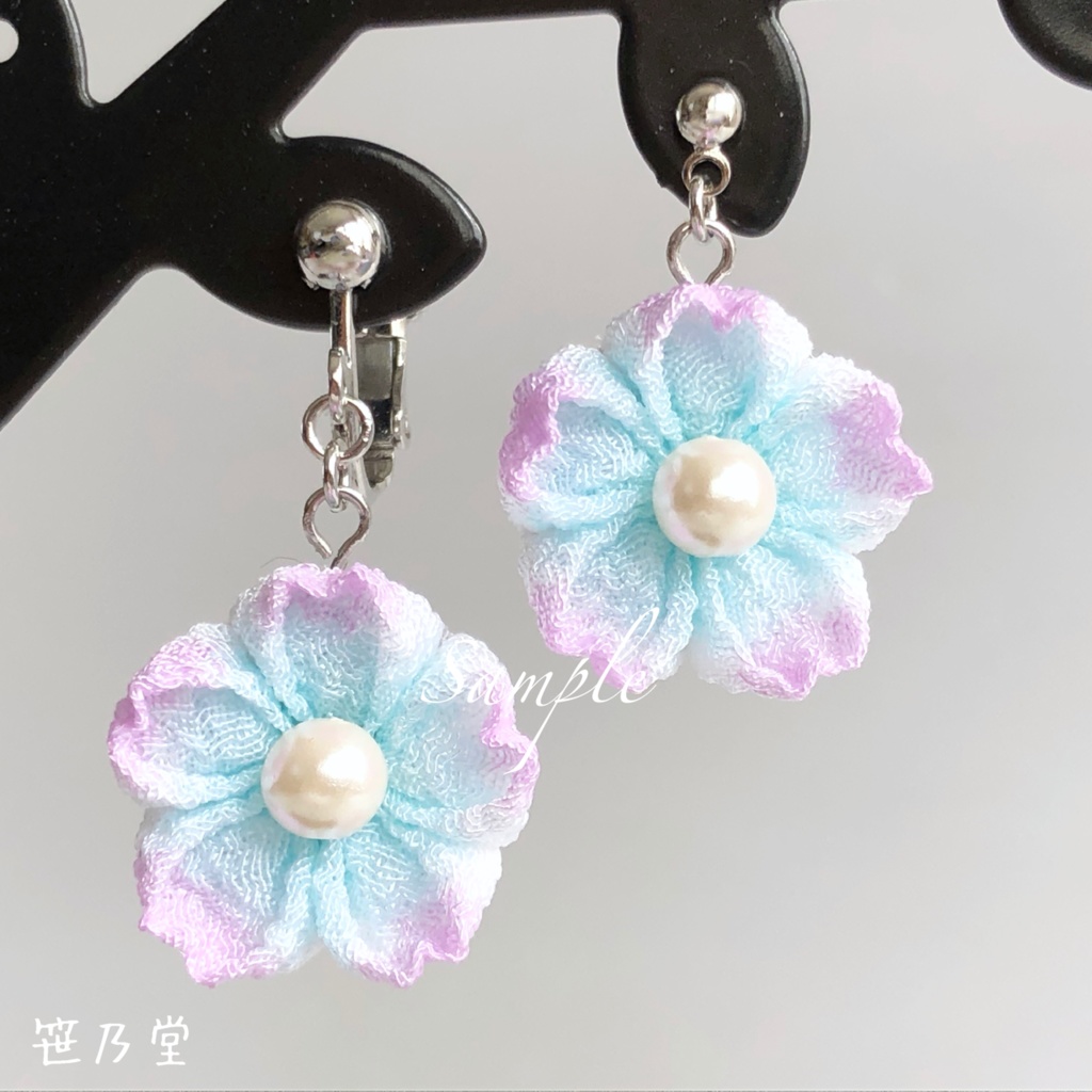 つまみ細工 和小物 桜の耳飾り(ピアス/イヤリング)