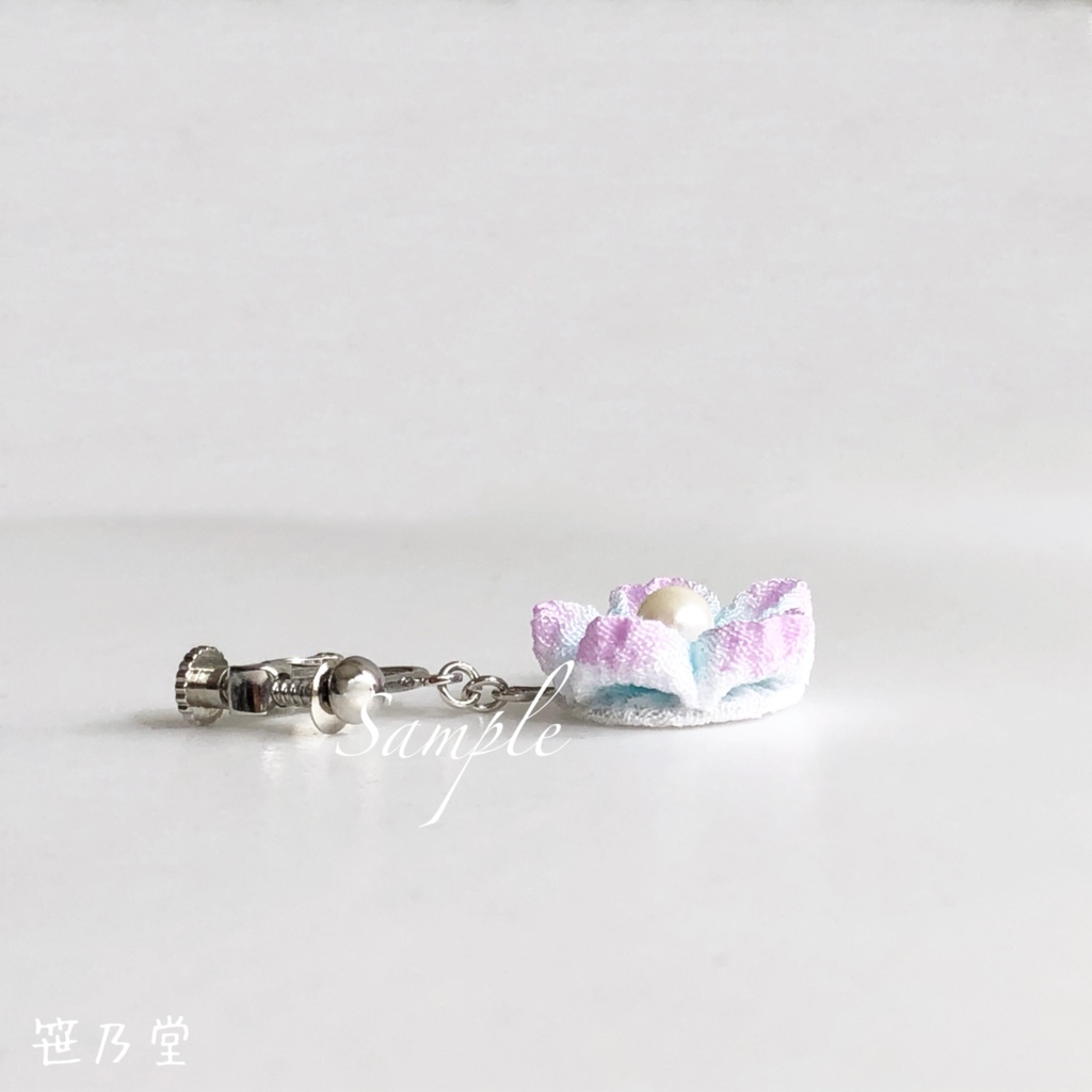 つまみ細工 和小物 桜の耳飾り(ピアス/イヤリング)