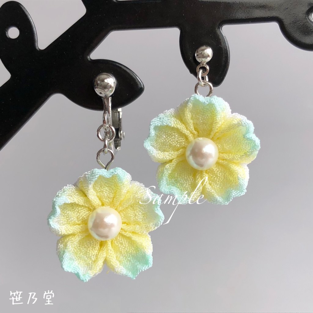 つまみ細工 和小物 桜の耳飾り(ピアス/イヤリング)