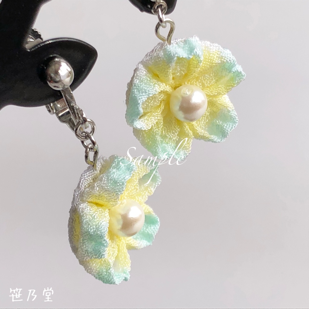つまみ細工 和小物 桜の耳飾り(ピアス/イヤリング)