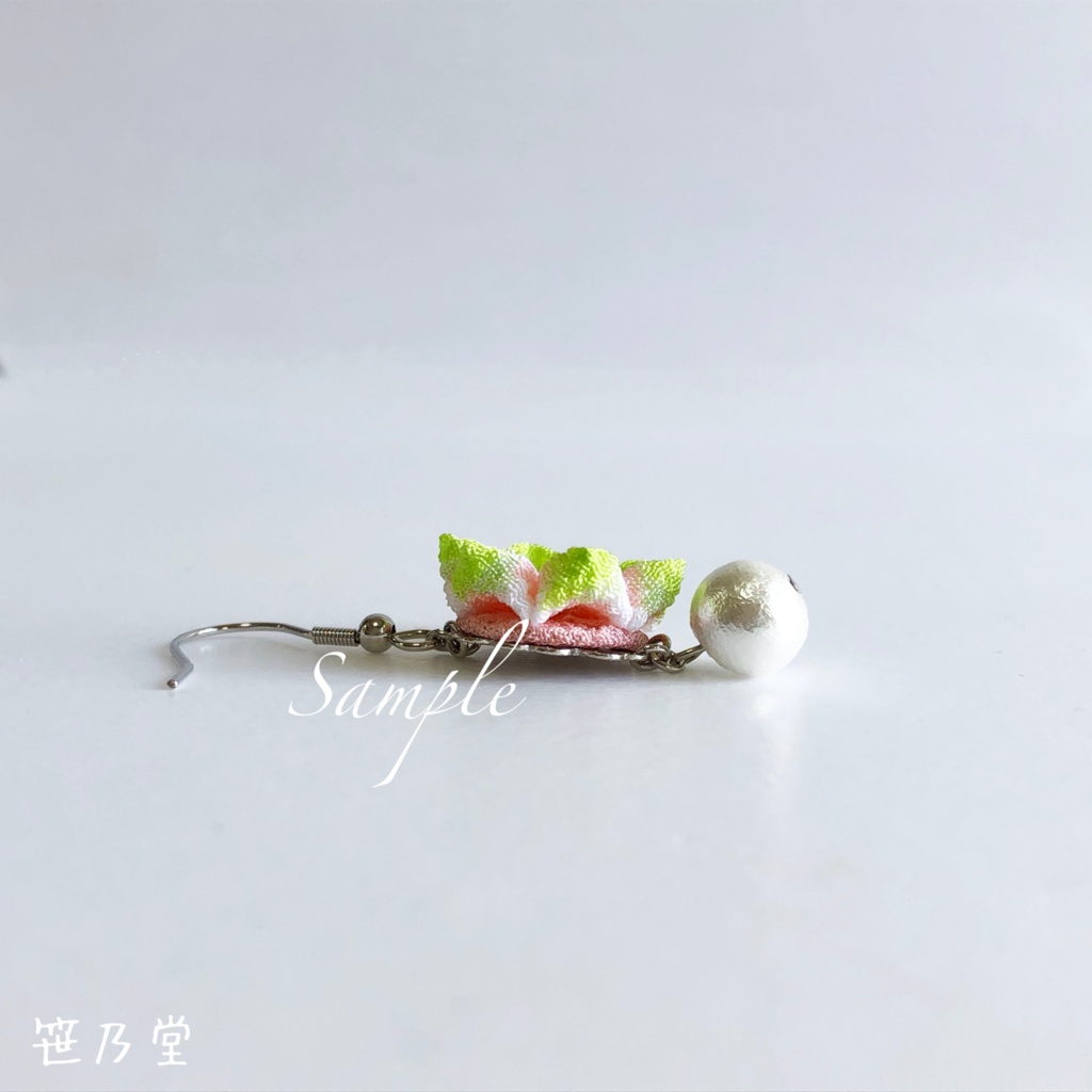 つまみ細工 和小物 耳飾り(ピアス/イヤリング)