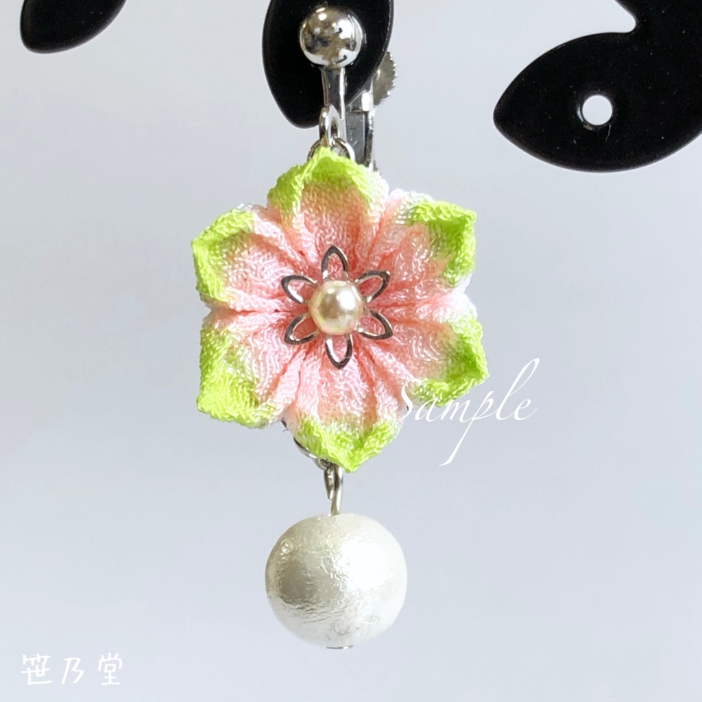 つまみ細工 和小物 耳飾り(ピアス/イヤリング)