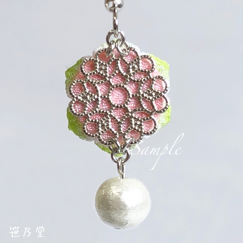 つまみ細工 和小物 耳飾り(ピアス/イヤリング)