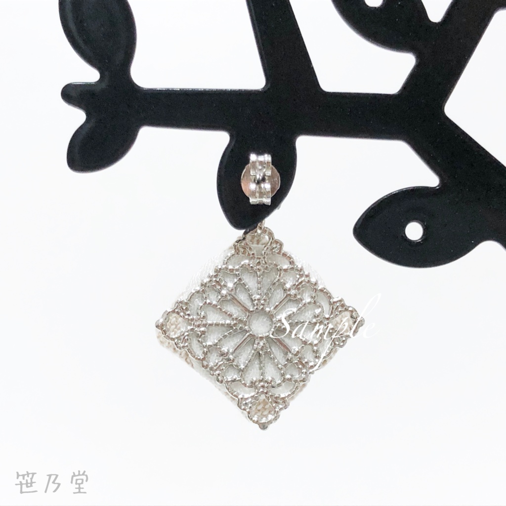 つまみ細工 和小物 ほっこり会津木綿の耳飾り