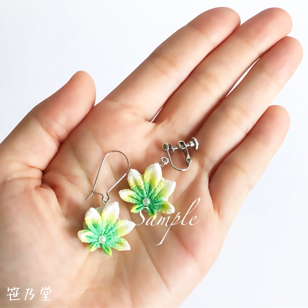 つまみ細工 和小物 夏紅葉の耳飾り