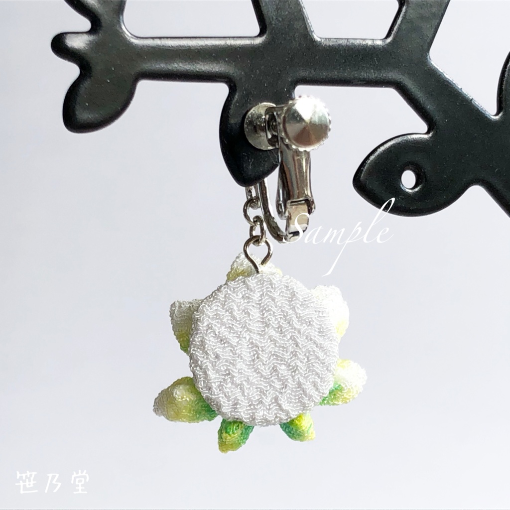 つまみ細工 和小物 夏紅葉の耳飾り