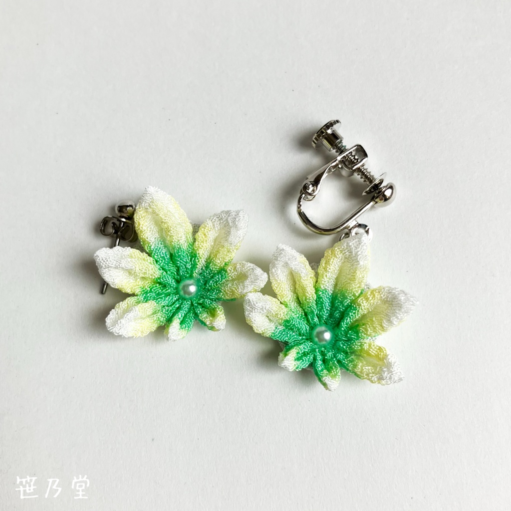 つまみ細工 和小物 夏紅葉の耳飾り